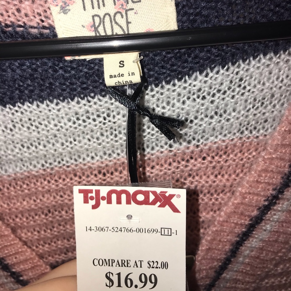 Sweater - Picture 3 of 3